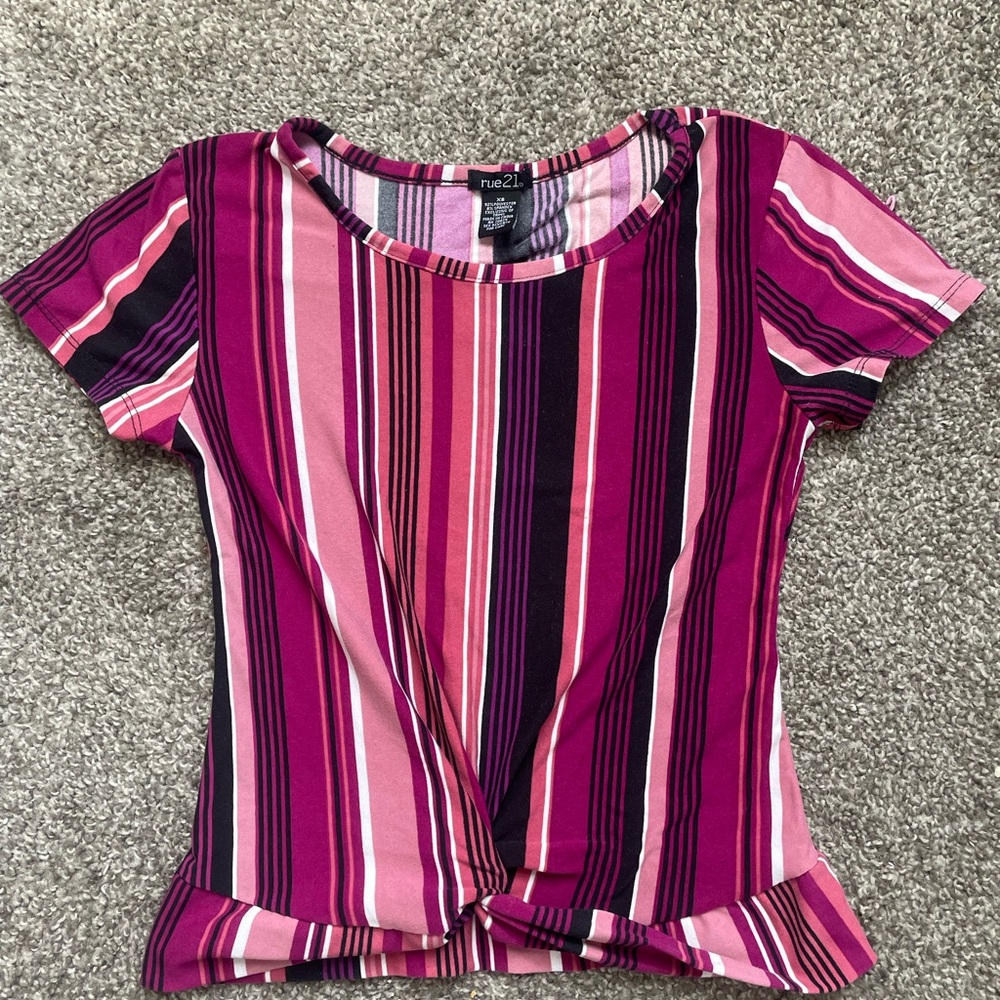 Extra small rue 21 top.